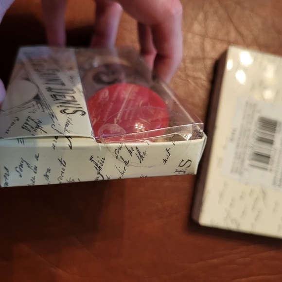 NWT! Set of 2 Paris Themed Magnets! - Picture 3 of 7